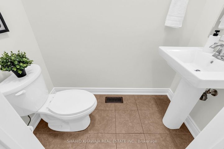 Photo 17 at 3978 Worthview Place, Lisgar, Mississauga