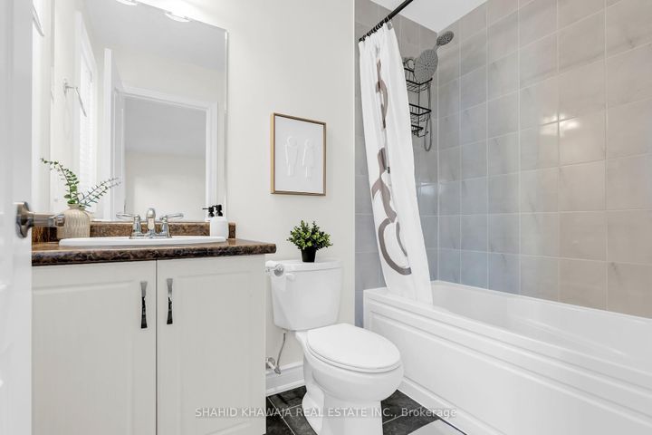 Photo 33 at 3978 Worthview Place, Lisgar, Mississauga