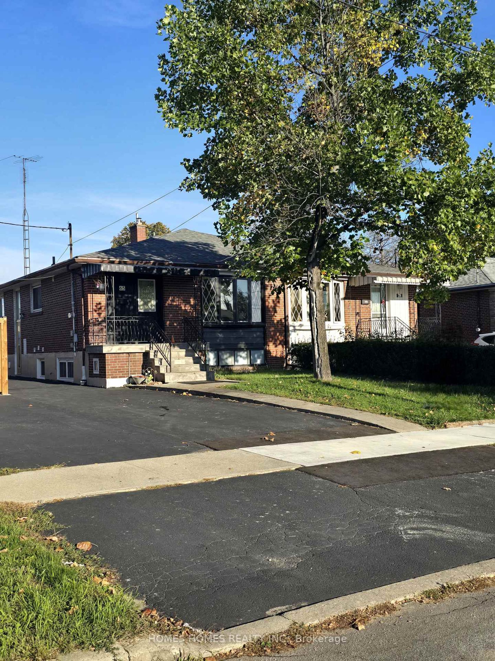 65 Elnathan Crescent, Humber Summit, Toronto 