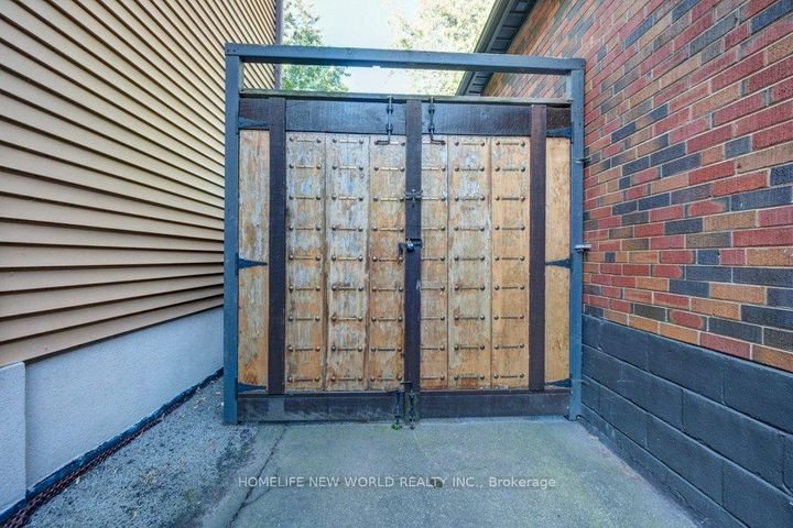 Photo 21 at 42 Eleventh Street N, New Toronto, Toronto