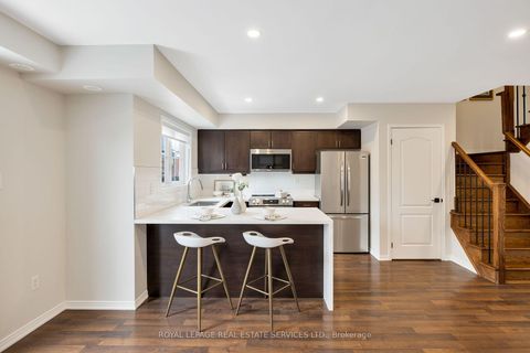 Photo 6 at 10 - 15 Hays Boulevard, RO River Oaks, Oakville