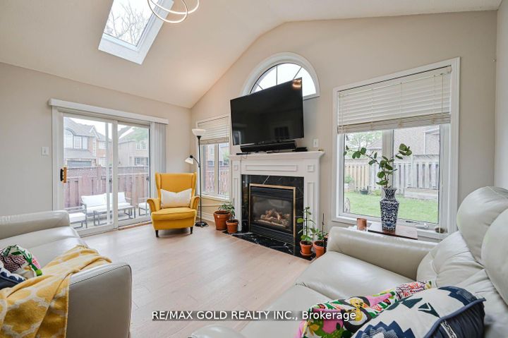 Photo 6 at 44 Ribbon Drive, Wellington, Brampton