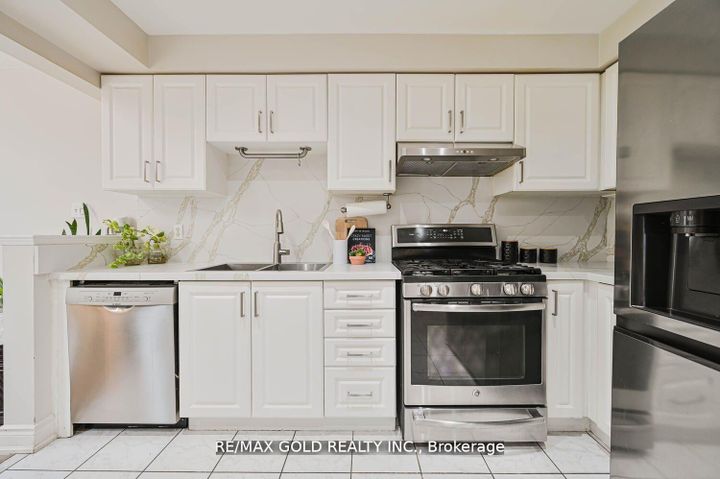 Photo 11 at 44 Ribbon Drive, Wellington, Brampton
