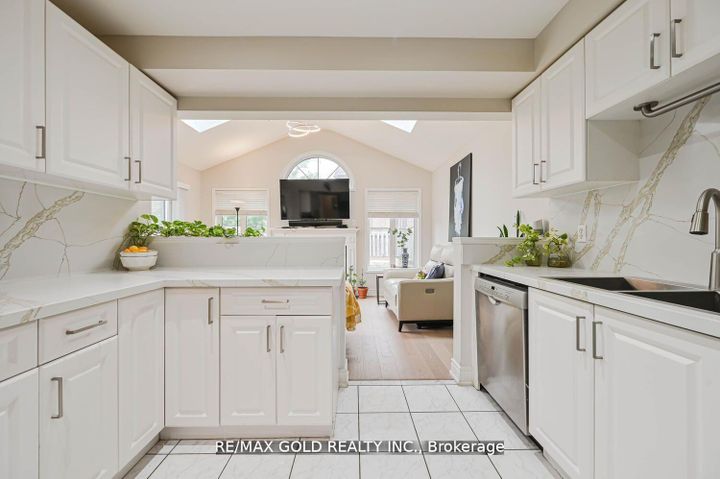 Photo 12 at 44 Ribbon Drive, Wellington, Brampton