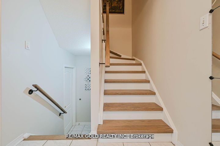 Photo 15 at 44 Ribbon Drive, Wellington, Brampton