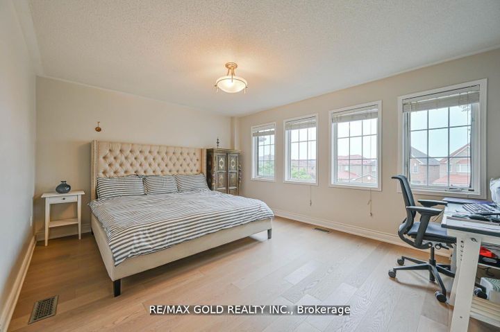 Photo 18 at 44 Ribbon Drive, Wellington, Brampton