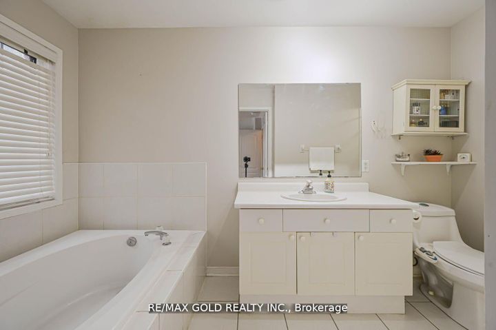 Photo 23 at 44 Ribbon Drive, Wellington, Brampton