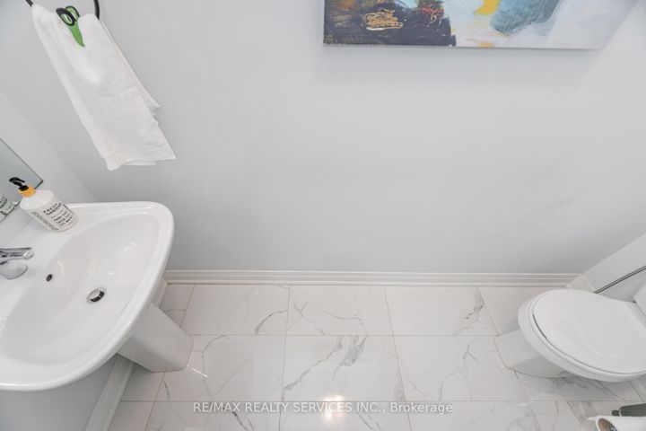 Photo 24 at 49 Puffin Crescent, Wellington North, Brampton
