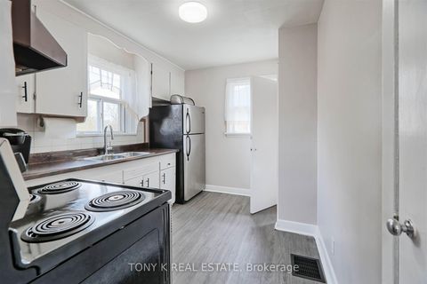 Photo 3 at 43 Boem Avenue, Maryvale, Toronto