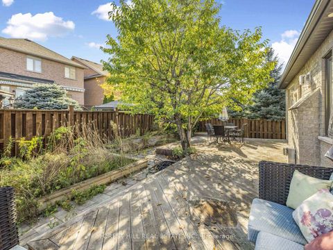 Photo 6 at 122 Pieta Place, Vellore Village, Vaughan