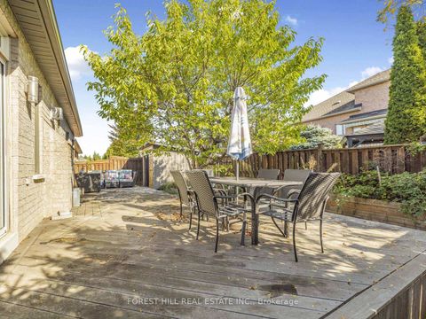 Photo 8 at 122 Pieta Place, Vellore Village, Vaughan