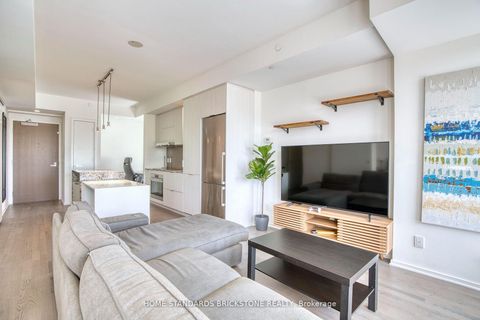 Photo 10 at 1306 - 1 Bloor Street E, Yonge Corridor, Toronto Photo 10 at 1306 - 1 Bloor Street E, Yonge Corridor, Toronto