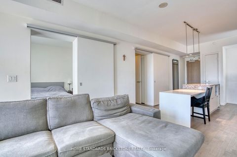 Photo 13 at 1306 - 1 Bloor Street E, Yonge Corridor, Toronto Photo 13 at 1306 - 1 Bloor Street E, Yonge Corridor, Toronto