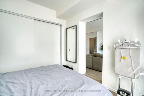 Photo 15 at 1306 - 1 Bloor Street E, Yonge Corridor, Toronto
