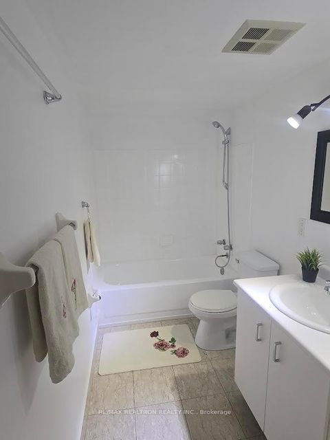 Photo 6 at 201 - 41 Markbrook Lane, Jamestown, Toronto