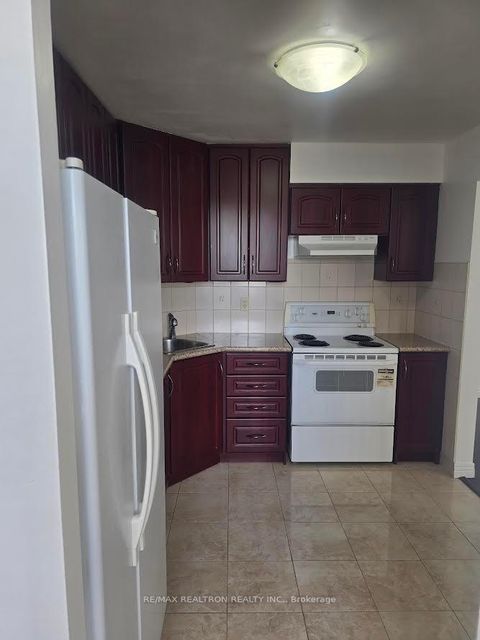 Photo 9 at 201 - 41 Markbrook Lane, Jamestown, Toronto