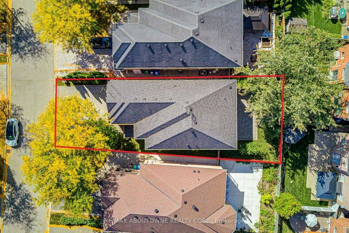 Photo 5 at 3041 Caulfield Crescent, Churchill Meadows, Mississauga