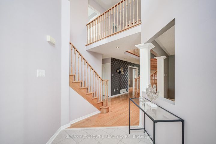 Photo 7 at 3041 Caulfield Crescent, Churchill Meadows, Mississauga