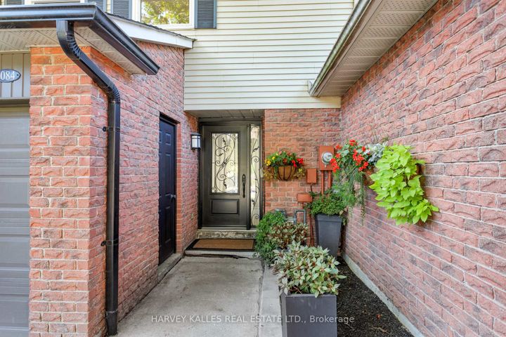 Photo 3 at 1084 Bordeaux Court, Lorne Park, Mississauga