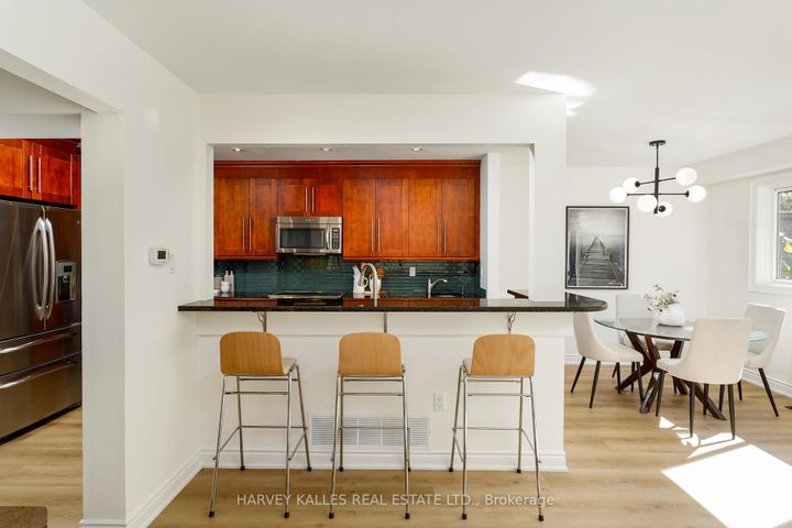 Photo 11 at 1084 Bordeaux Court, Lorne Park, Mississauga