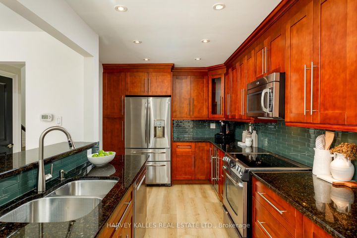 Photo 13 at 1084 Bordeaux Court, Lorne Park, Mississauga