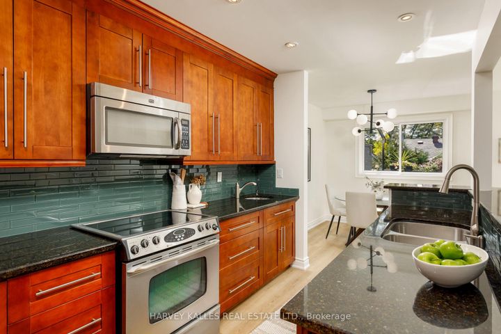 Photo 14 at 1084 Bordeaux Court, Lorne Park, Mississauga