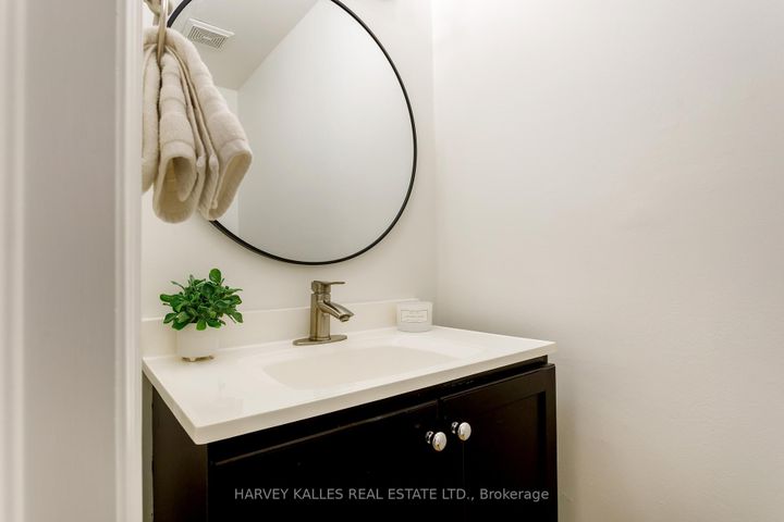 Photo 26 at 1084 Bordeaux Court, Lorne Park, Mississauga