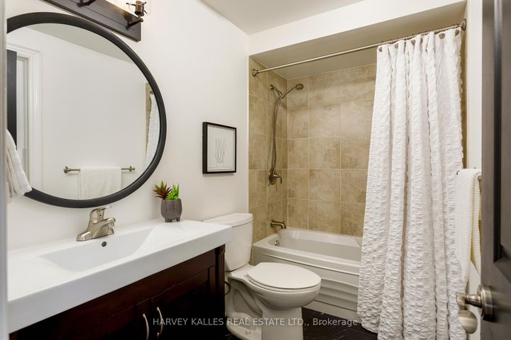 Photo 34 at 1084 Bordeaux Court, Lorne Park, Mississauga