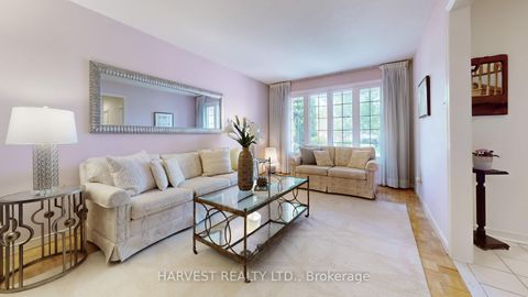 Photo 5 at 57 Summitcrest Drive, Devonsleigh, Richmond Hill