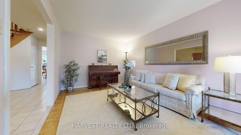 Photo 6 at 57 Summitcrest Drive, Devonsleigh, Richmond Hill