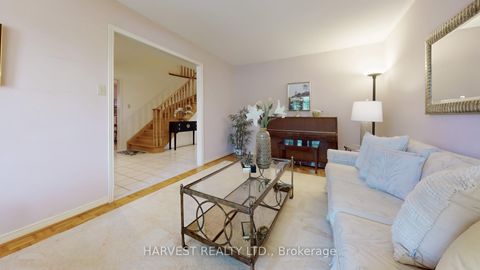 Photo 7 at 57 Summitcrest Drive, Devonsleigh, Richmond Hill