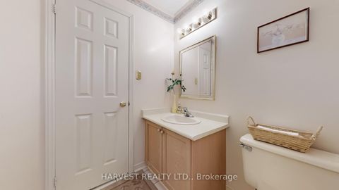 Photo 17 at 57 Summitcrest Drive, Devonsleigh, Richmond Hill