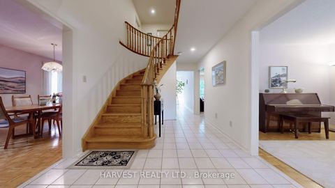 Photo 18 at 57 Summitcrest Drive, Devonsleigh, Richmond Hill