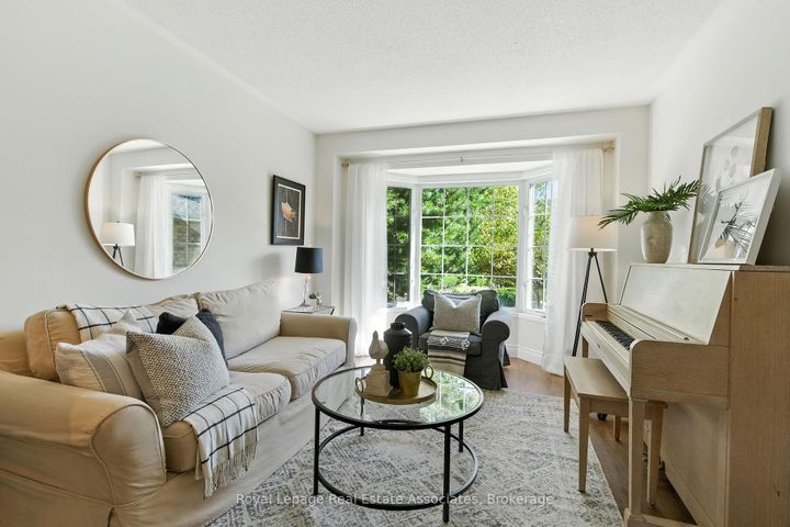 Photo 5 at 34 Curry Crescent, Georgetown, Halton Hills