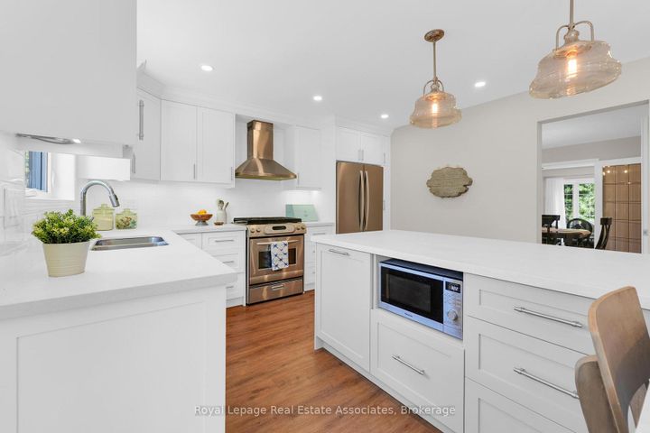 Photo 13 at 34 Curry Crescent, Georgetown, Halton Hills