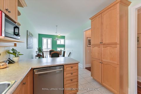 Photo 14 at 38 Brass Drive, Jefferson, Richmond Hill