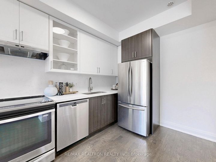 Photo 10 at 105 - 23 Eldora Avenue, Newtonbrook West, Toronto
