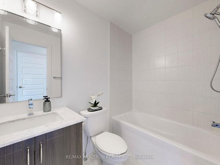 Photo 31 at 105 - 23 Eldora Avenue, Newtonbrook West, Toronto