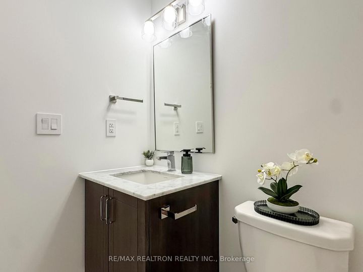 Photo 32 at 105 - 23 Eldora Avenue, Newtonbrook West, Toronto