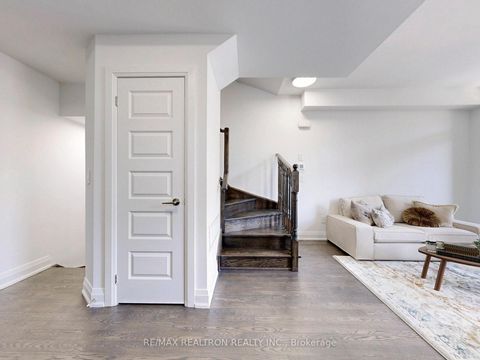Photo 14 at 105 - 23 Eldora Avenue, Newtonbrook West, Toronto
