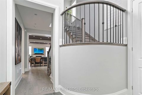 Photo 3 at 38 Chorus Crescent, Kleinburg, Vaughan