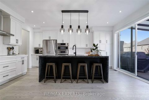 Photo 10 at 38 Chorus Crescent, Kleinburg, Vaughan