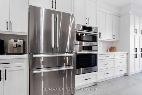 Photo 13 at 38 Chorus Crescent, Kleinburg, Vaughan
