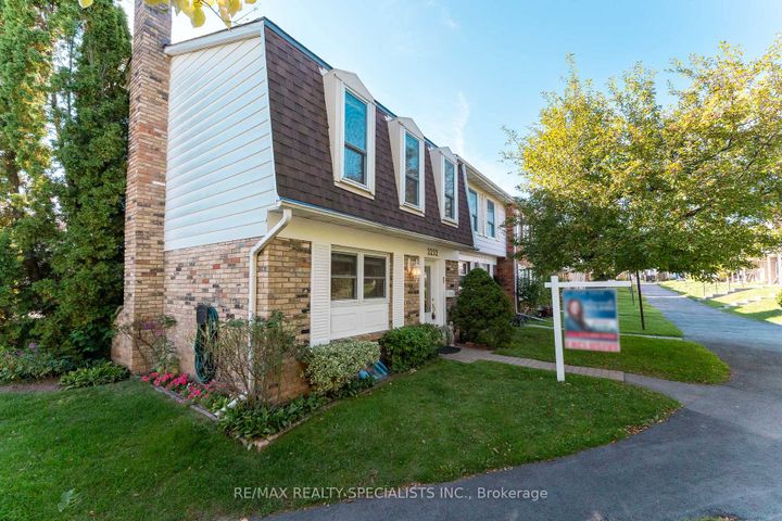 Photo 4 at 6 - 2252 Upper Middle Road, Brant Hills, Burlington