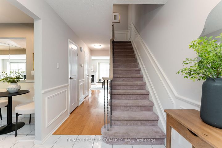 Photo 7 at 6 - 2252 Upper Middle Road, Brant Hills, Burlington