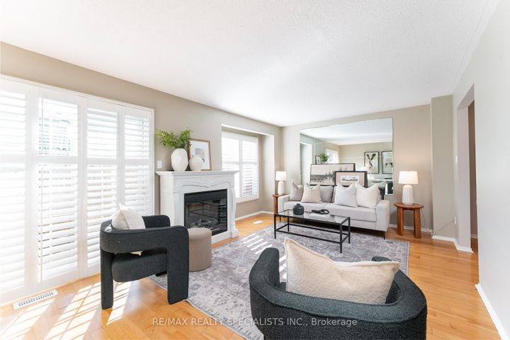 Photo 11 at 6 - 2252 Upper Middle Road, Brant Hills, Burlington