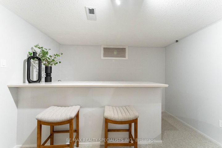 Photo 36 at 6 - 2252 Upper Middle Road, Brant Hills, Burlington