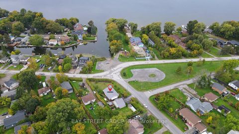 Photo 1 at 381 Walter Drive, Keswick South, Georgina