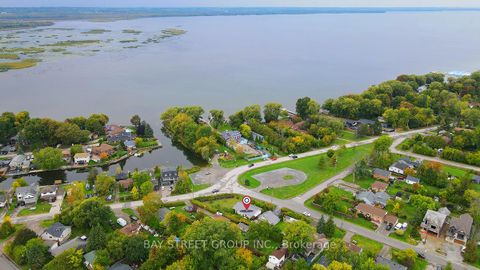 Photo 2 at 381 Walter Drive, Keswick South, Georgina