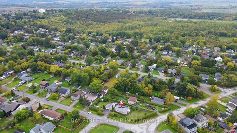 Photo 4 at 381 Walter Drive, Keswick South, Georgina